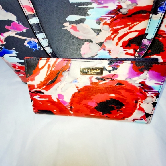 ❗FLASH SALE 3/11❗ LIKE NEW 💙Kate Spade Laurel Way Tote Wallet Set💙 - Picture 8 of 10